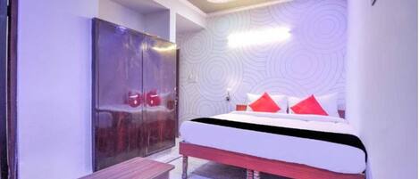 1 chambre, fer et planche à repasser, Wi-Fi, draps fournis