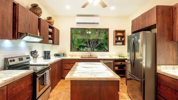 Réfrigérateur, micro-ondes, four, lave-vaisselle