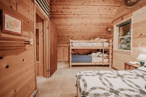 2 chambres, bureau, Wi-Fi, literie fournie