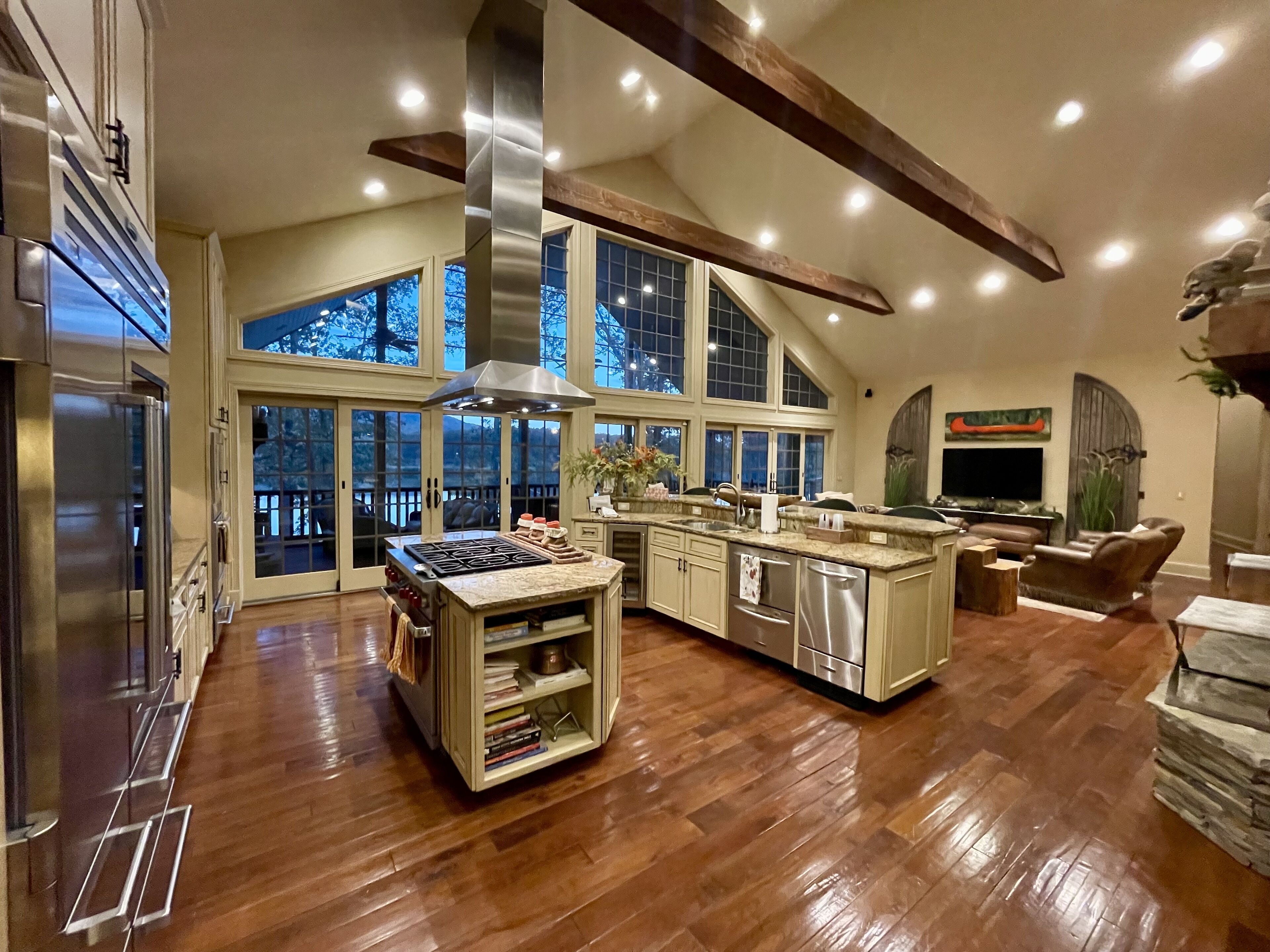 Open Concept Living. 
Kitchen with double ovens and commercial appliances. 