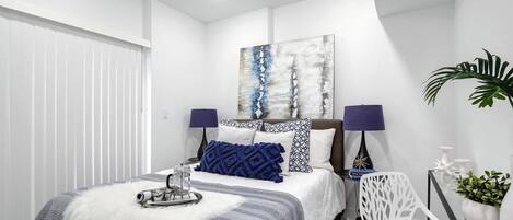 2 bedrooms, desk, iron/ironing board, internet