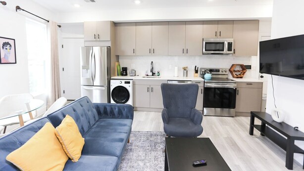 Interior - Capitol Hill Stay with Stunning Skyline View (Washington)