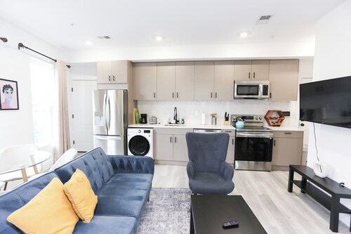 Capitol Hill Stay with Stunning Skyline View