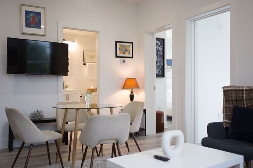 Capitol Hill Stay with Stunning Skyline View