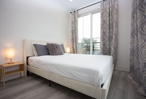 2 bedrooms - Capitol Hill Stay with Stunning Skyline View (Washington)