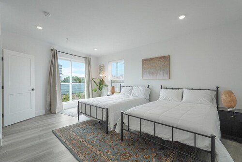 Enjoy City Skyline Views from private RoofDeck!