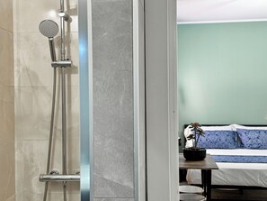 Family Studio | Bathroom | Hair dryer - The Quarters Naples Apartment (Naples)