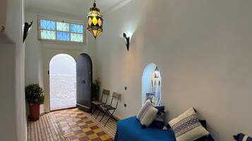 4 bedrooms, WiFi, bed sheets