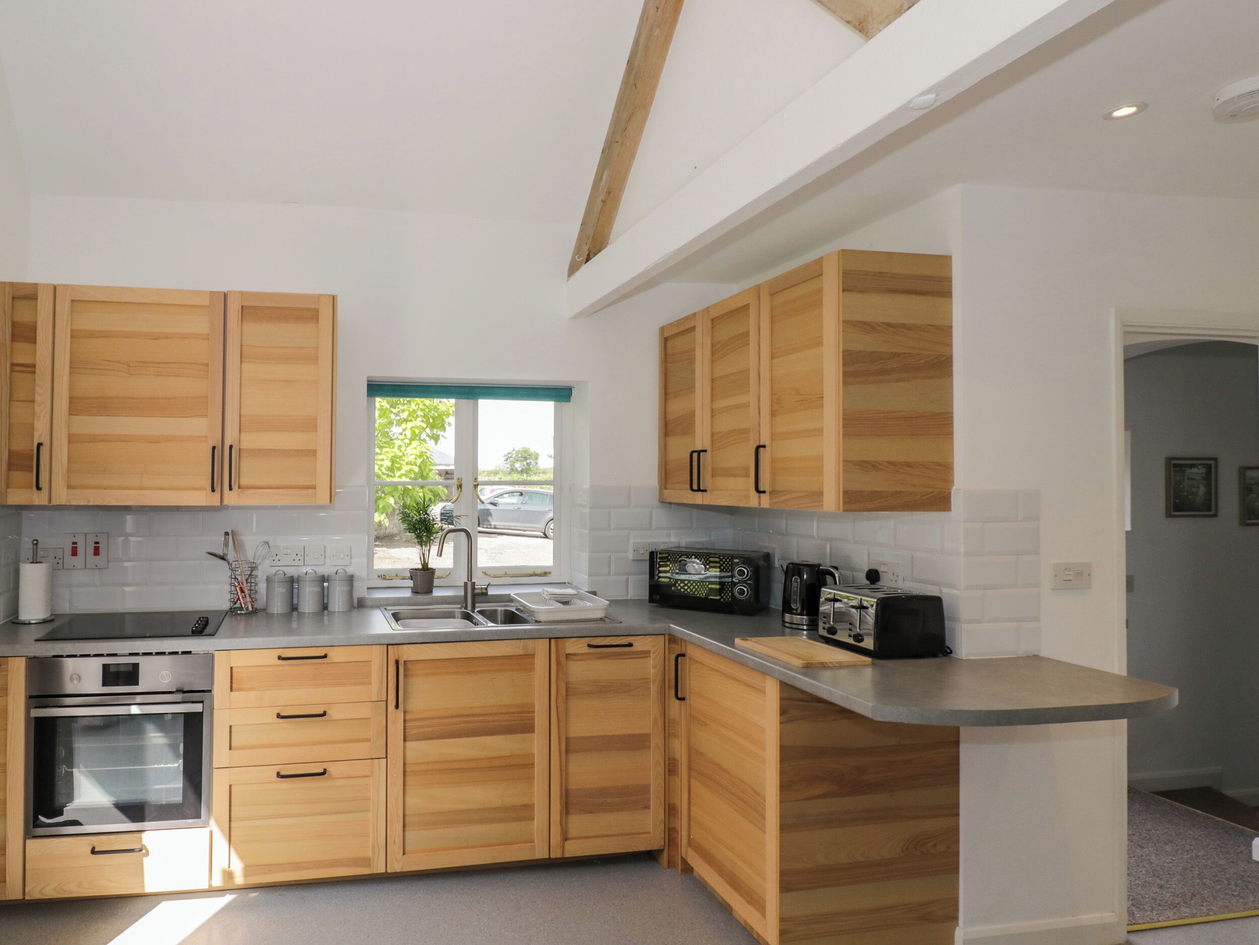 Fridge, dishwasher, electric kettle, toaster