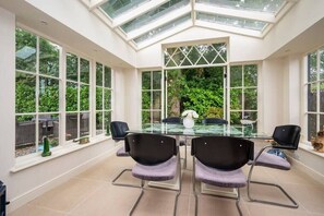 تناول الطعام