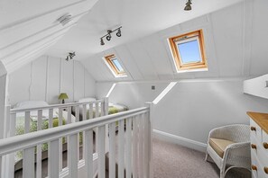 2 bedrooms, iron/ironing board, WiFi, bed sheets - The Stables at Rectory Farm, Gestingthorpe (Halstead)