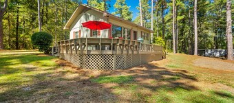 Woodland Cottage on Hidden Pond