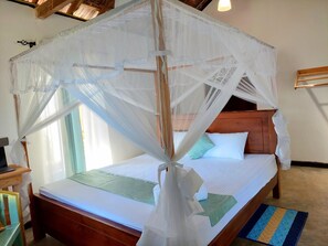 Villa | 3 bedrooms, desk, iron/ironing board, free WiFi - Villa by Tamarind Shade (Talalla)