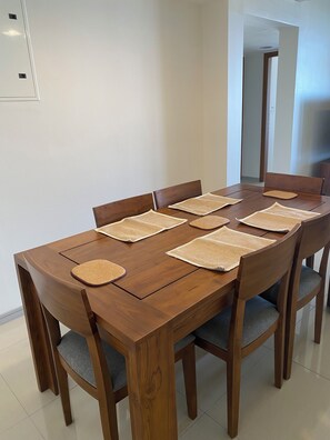 تناول الطعام