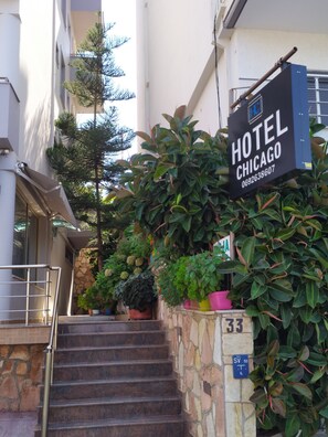 Front of property - Hotel Chicago (Sarandë)