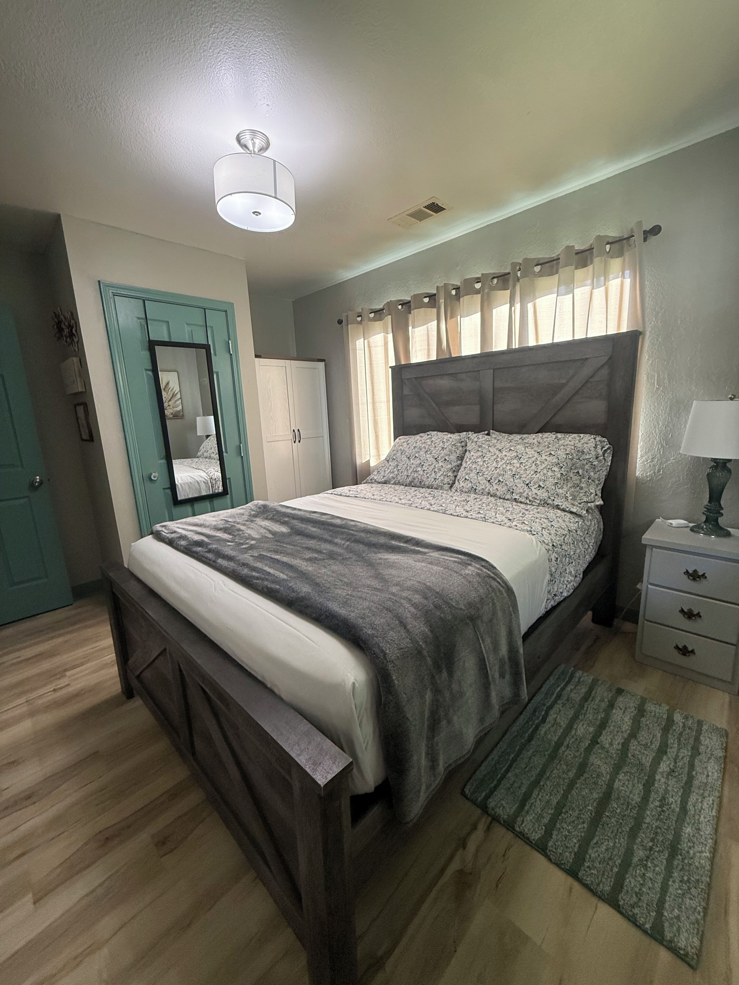 3 bedrooms, travel crib, free WiFi, bed sheets