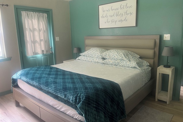 3 bedrooms, travel cot, free WiFi, bed sheets