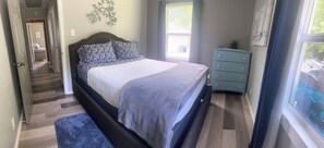 3 bedrooms, iron/ironing board, travel cot, free WiFi - Heart of the Redwoods EQUONI Cottage w/ Sauna (Orick)