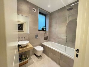 Badewanne, Haartrockner