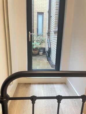 Interior - Modern 1 Bed | Private Patio | WiFi | East London (London)