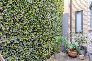 Exterior detail - Modern 1 Bed | Private Patio | WiFi | East London (London)