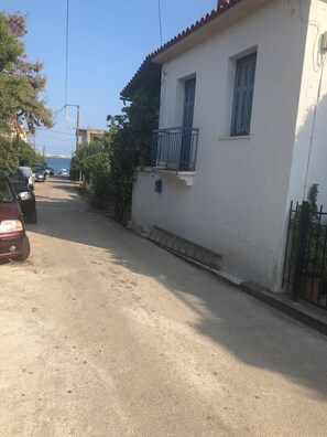 Property grounds - Lovely studio closed to the beach (Aigeira)