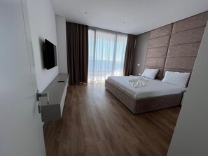 3 soverom, strykejern/-brett, wi-fi og sengetøy