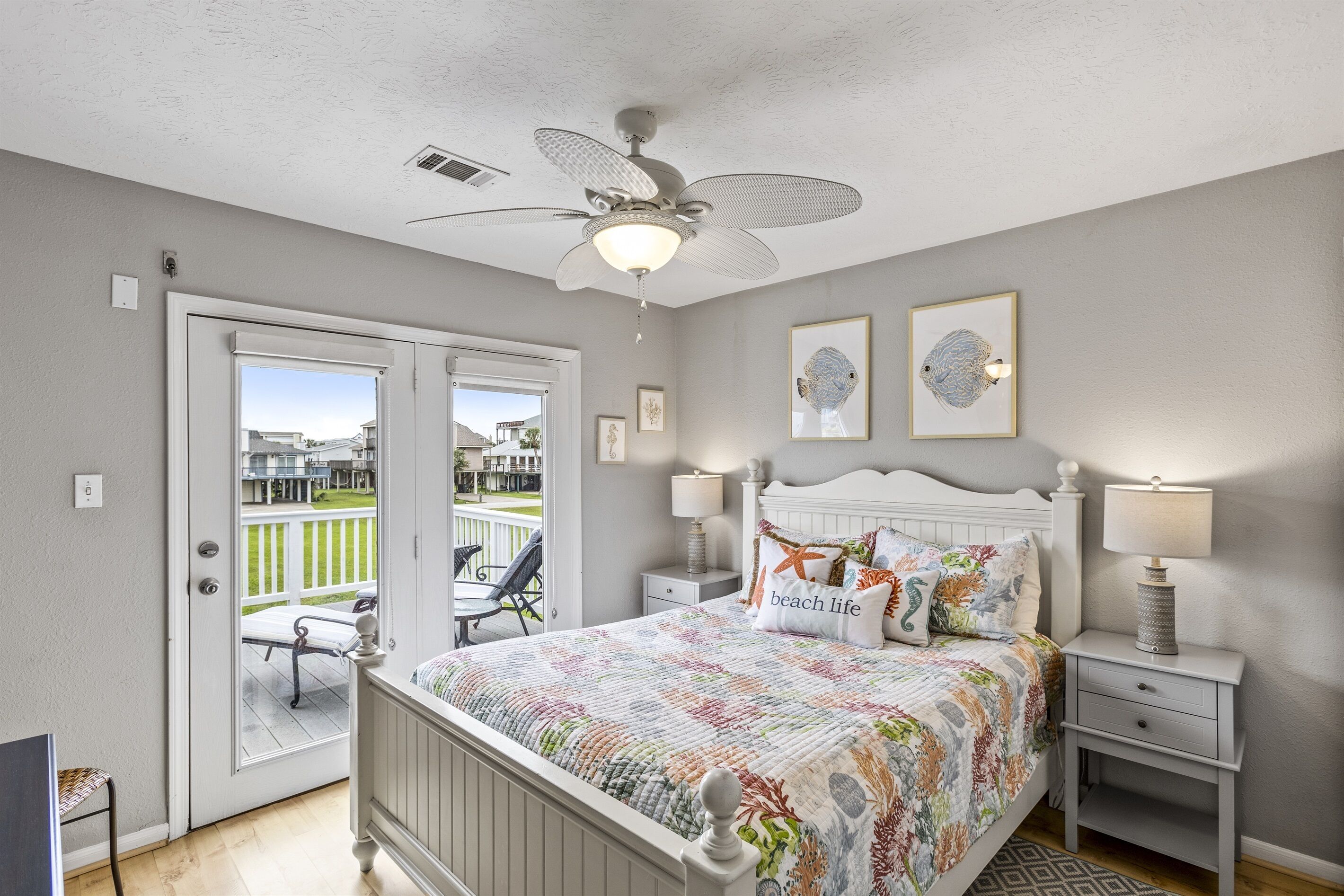 5 chambres, fer et planche à repasser, lit parapluie, Wi-Fi gratuit