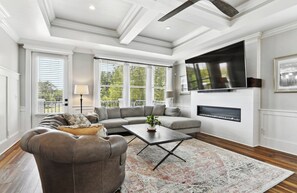 Smart TV, fireplace, video games, table tennis