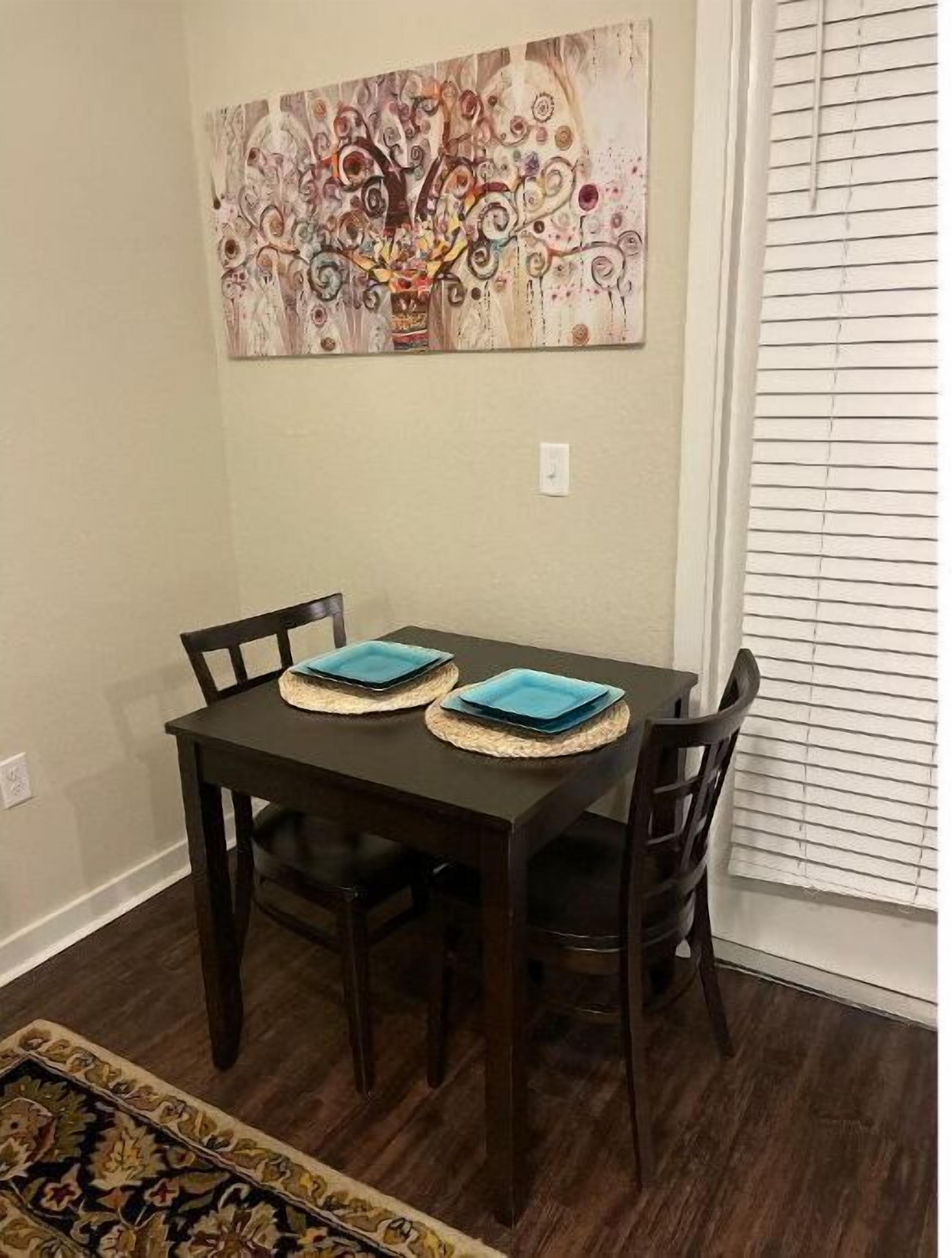 Cozy Park Ave 1br 1ba