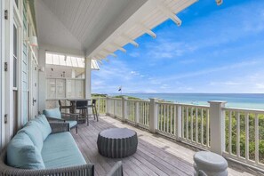 Property grounds - Watercolor Oceanfront House Sleeps 8 Amazing Views (Santa Rosa Beach)