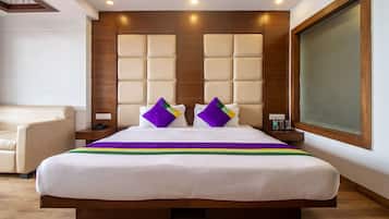 Standard Room | In-room safe, desk, iron/ironing board, bed sheets