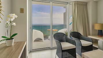 Junior Apartment, 1 Queen Bed with Sofa bed, Ocean View, Beachside | Balcony view