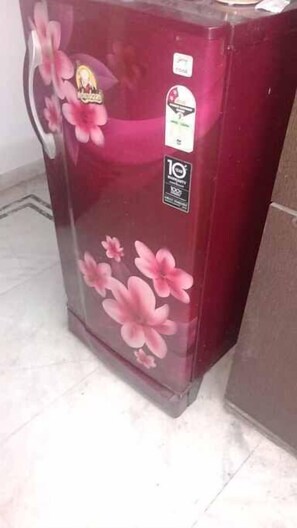 Interior - Cozy Room near Delhi's Landmarks Cook, Relax and explore in Govindpuri, Kalkaji (New Delhi)