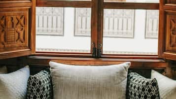 Romantic Villa, Ensuite (Romantic Balcony Room) | Miscellaneous