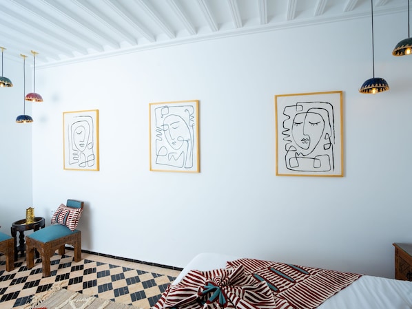Deluxe Villa, Ensuite | 1 bedroom, in-room safe, soundproofing, iron/ironing board