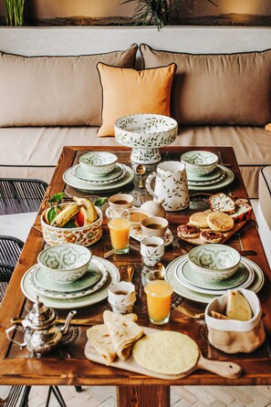 Desayuno a la carta incluido todos los dĆas