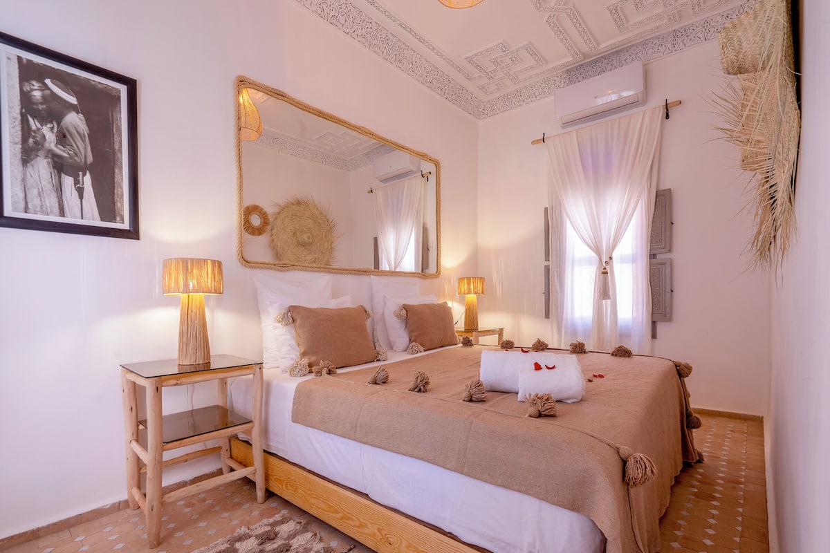 Superior Double Room, Ensuite (Chambre double Supérieure) | 1 bilik tidur, peti besi dalam bilik, kalis bunyi