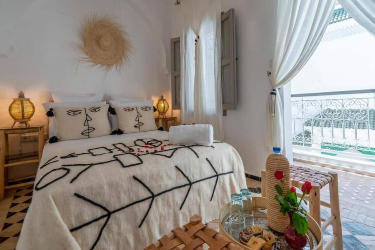 Standard Double Room, Ensuite (Chambre double Standard) | 1 bilik tidur, peti besi dalam bilik, kalis bunyi