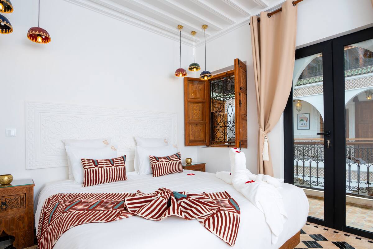 Riad Signature- Deluxe Double Room | In-room safe, soundproofing, iron/ironing board (on request), free WiFi