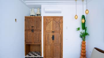 Signature Villa, Ensuite | 1 bedroom, in-room safe, soundproofing, iron/ironing board