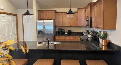 Luxe+Elegance Sleeps 6 2bedrooms 2bath