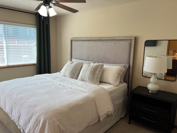 2 bedrooms, iron/ironing board, WiFi, bed sheets