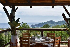Outdoor dining - BOOK NOW and save-Tropical BeachVilla w Priv Pool

 (Punta Islita)