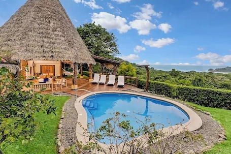 Pool. BOOK NOW and save-Tropical BeachVilla w Priv Pool