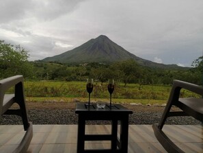 Deluxe Double Room, 1 King Bed, Non Smoking, Mountain View | Terrace/patio - Villa Luna del Arenal (La Fortuna)