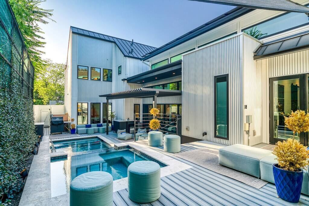 Celebrity Dream Home: Sauna, Cold Plunge, Gym