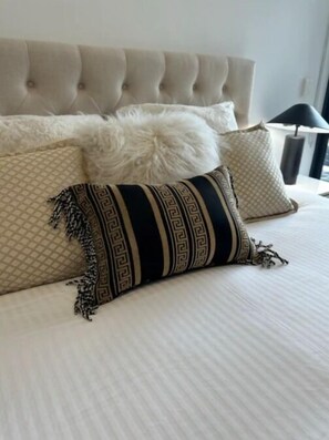 3 sovrum, individuell inredning, unika möbler och strykjärn/strykbräda