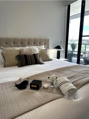 3 habitaciones, decoración personalizada y muebles diferentes 
