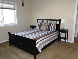 3 bedrooms, iron/ironing board, Internet, bed sheets